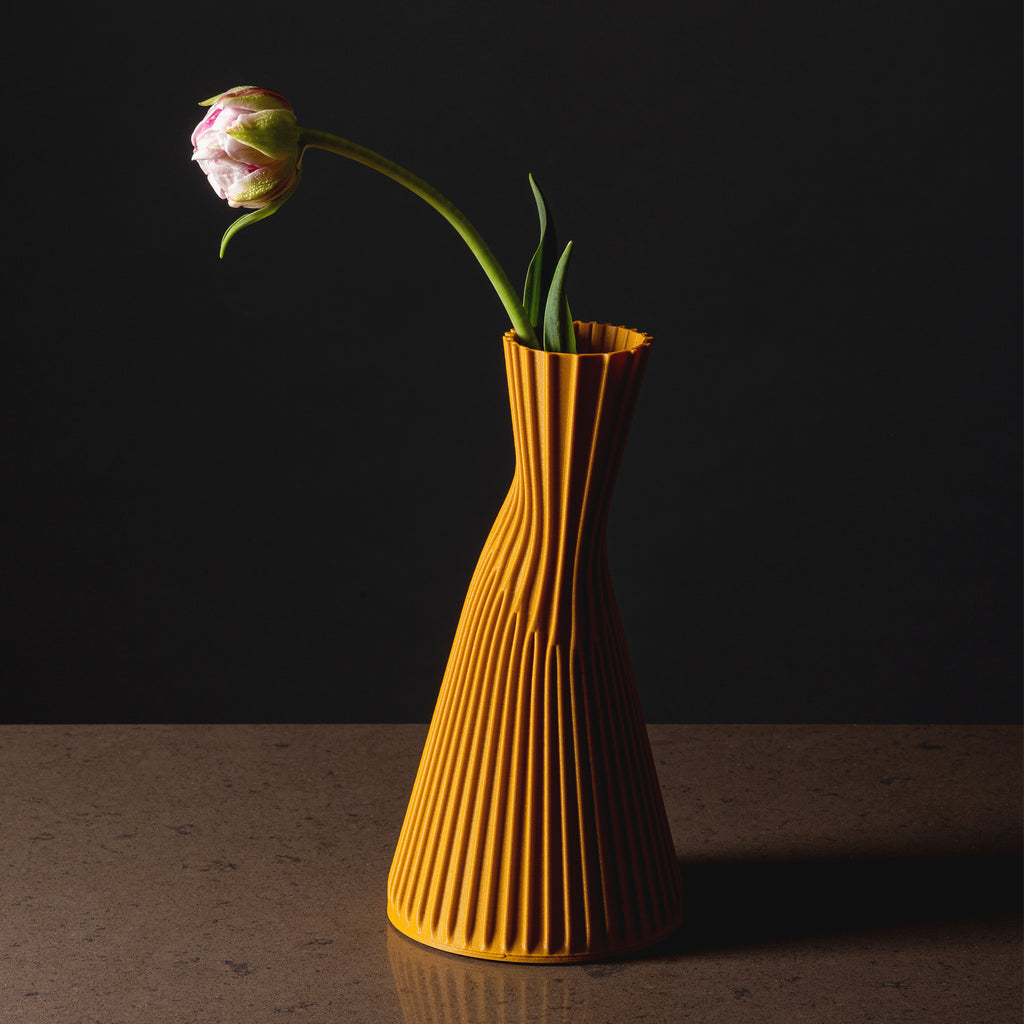 Vase à fleurs ocre Conan - Cyrc décoration intérieure durable